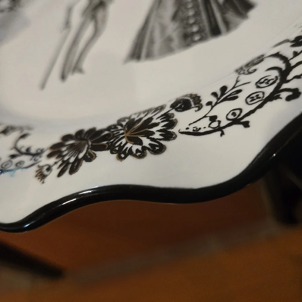 Potter's Studio Halloween VICTORIAN SKELETON (4-PC) Dinner Plates~ Scalloped/New - Picture 4 of 9